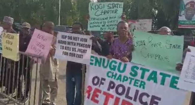 Protesting retired police officers. PHOTOS: ChannelsTV
