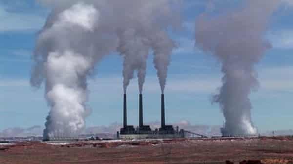 stock-footage-factory-in-the-arizona-desert-belching-polluting-fumes-into-the-air
