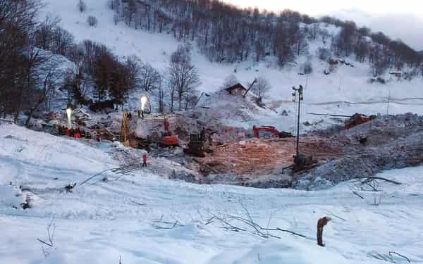 ITALY-AVALANCHE-RESCUE-QUAKE