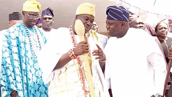 page-4-pix-12-01-2017