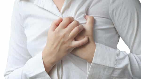 heart-attack-women-facebook