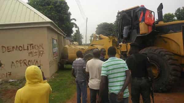 Breeze-FM-99.9-demolition