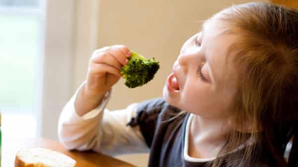 o-KID-EATING-VEGETABLES-facebook