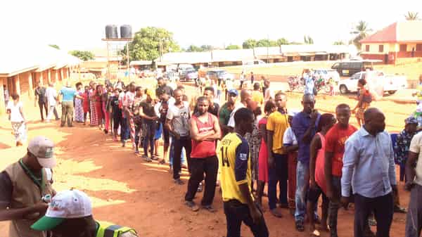 Anxious-voters-yesterday