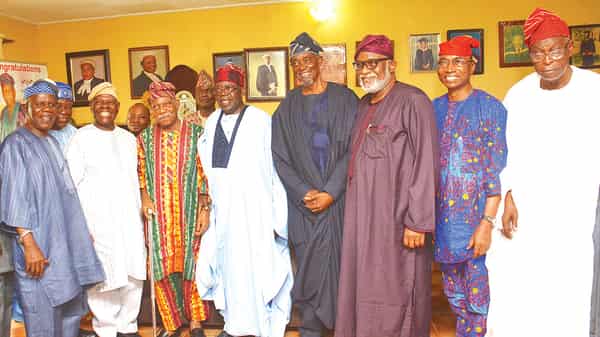 PAGE-6-PIX—23-11-17