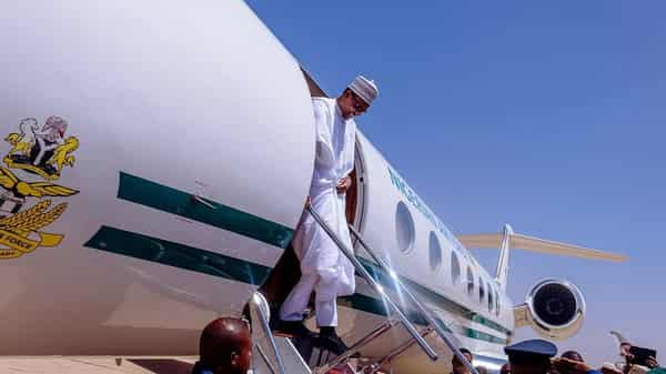 Buhari deplaning in Kano