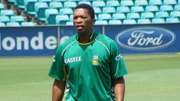 Makhaya_Ntini,_Sydney_2009