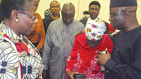 PAGE-2-PIX——15-4-2018