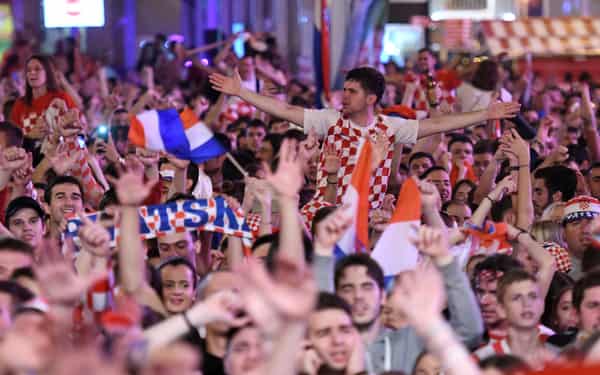 FBL-WC-2018-CRO-ENG-FANS