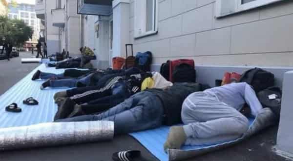 Stranded-Nigerians-768×423