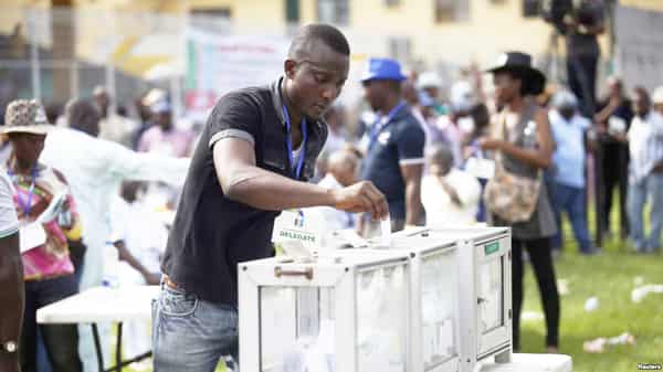 Voters Photo Voanews