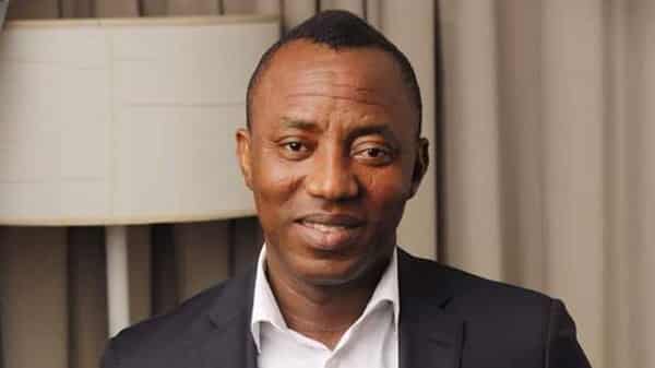 40527530_2212082882359418_2617397931115806720_n