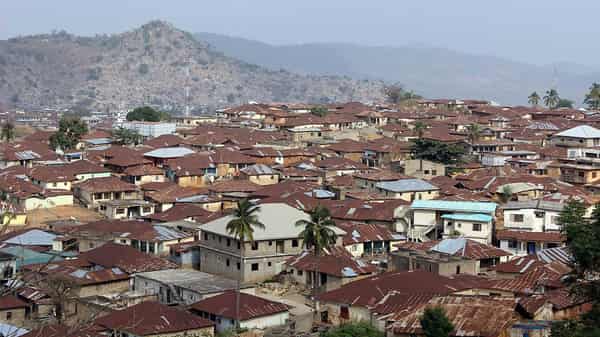 1200px-Okene_Mountain