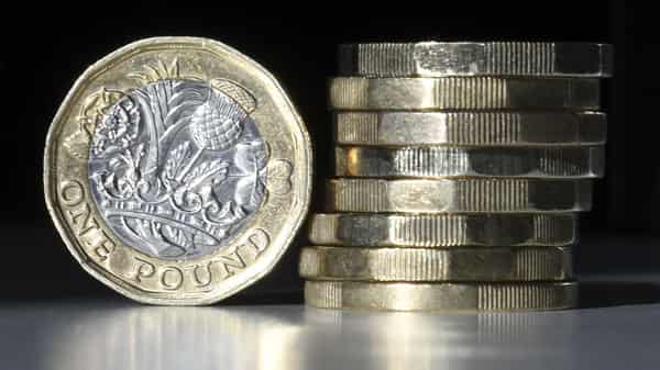 FILES-BRITAIN-EU-BREXIT-POLITICS-DELAY-POUND