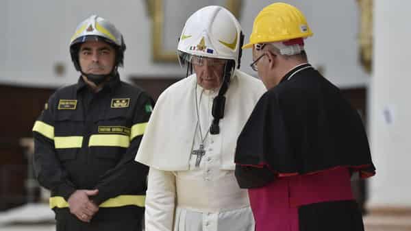 ITALY-VATICAN-POPE-EARTHQUAKE-MARCHE