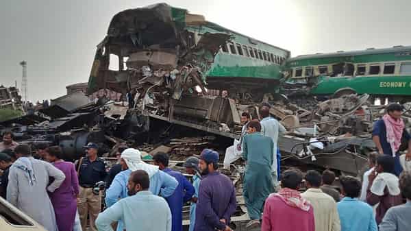 PAKISTAN-ACCIDENT-RAILWAY