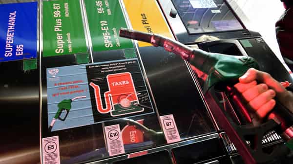 FILES-FRANCE-ECONOMY-ENERGY-DISTRIBUTION-STATION-FUEL-PRICE