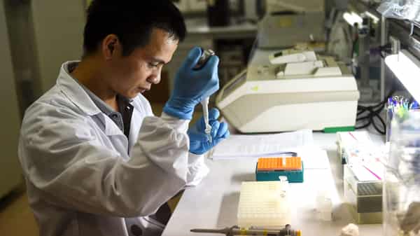 DOUNIAMAG-VIETNAM-SINGAPORE-MALAYSIA-PHILIPPINES-HEALTH-DENGUE-S