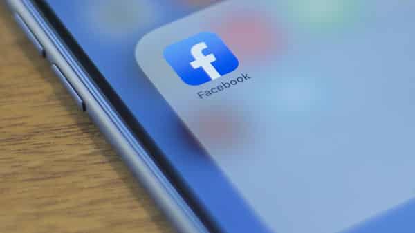 FILES-US-INTERNET-VOTE-COMPUTERS-FACEBOOK-AVAAZ