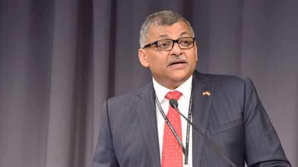 img_2445-menon.jpg__900x400_q85_subsampling-2