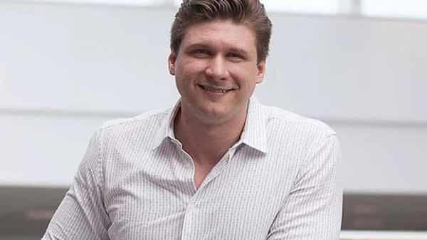 sue517_daniel_kolenda_si