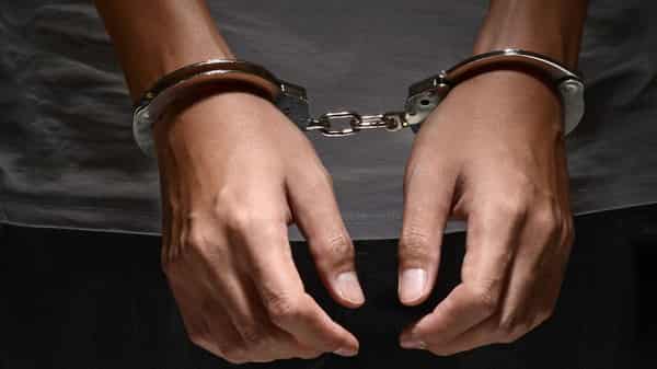 arrest_handcuffs_african_american_ss_img