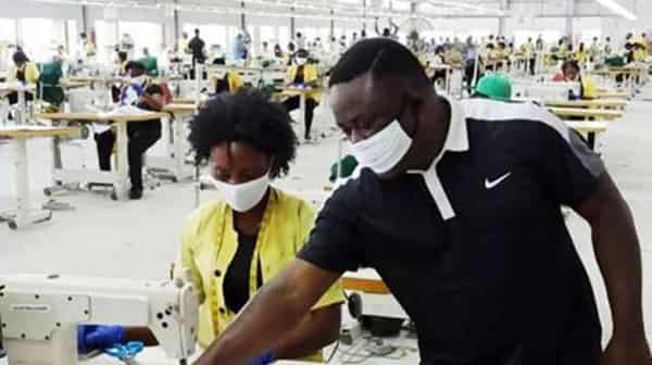Governor-Ayade-supervising-production-of-face-mask-450×300