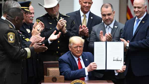 US-politics-racism-police-TRUMP