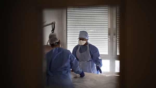 FILES-FRANCE-HEALTH-VIRUS