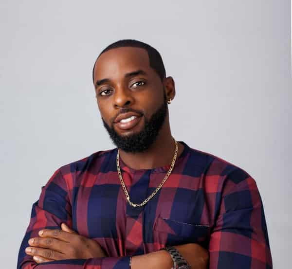 FB8BD127-C80D-4D64-819D-B400364F72F9