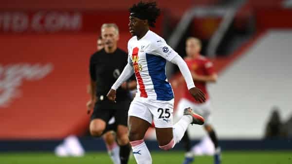 Crystal-Palace-Eberechi-Eze-runs-with-the-ball during a match against Man UNited Photo by Shaun Botterill for Getty Images