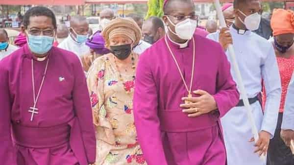 Primate-Ndukuba-&-host-Bishop-Owen-Nwokolo(1)