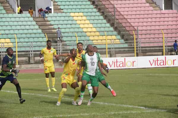 Nigeria-Super-Eagles-midfielder-Joe-Aribo-challenges-for-the-ball