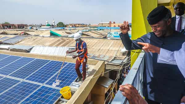 2.-VP-visits-Sabon-Geri-Market-forv-Solar-inspection18