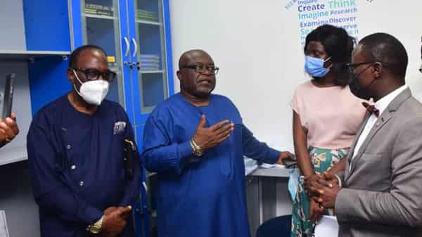 Photo estate surveyor