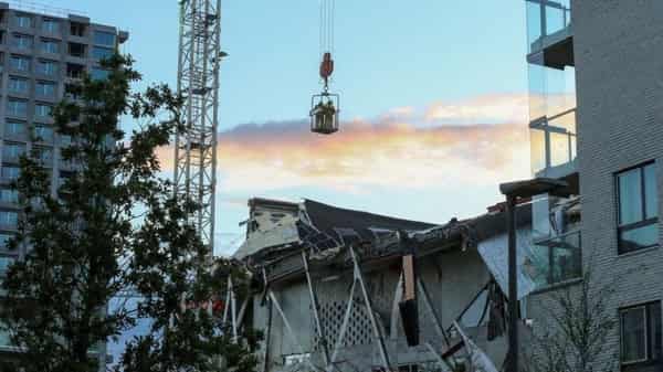 6957BF71-5FDE-4C35-859D-62885C7564FA