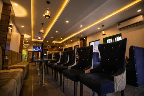 Splash-And-Rhush-Interior