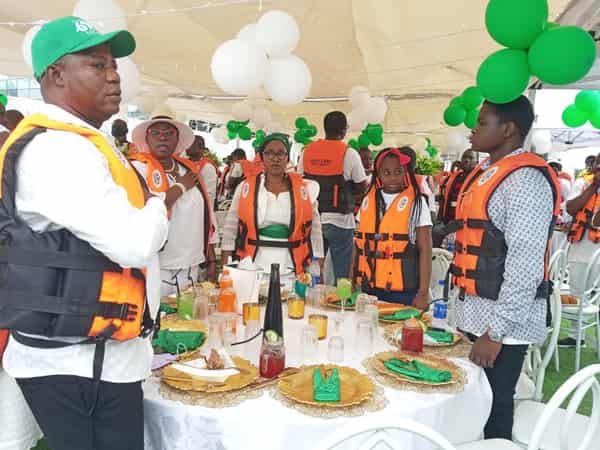 07AFBD69-6E37-4F19-88E2-593864B4F9C8