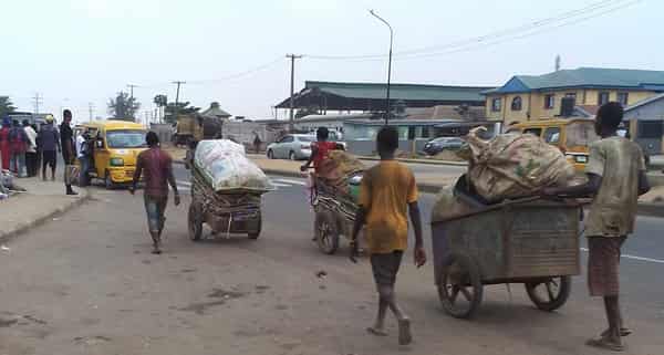 Cart–pushers-19-12-21