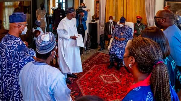 twitter_FI__7PnXoAswT-K