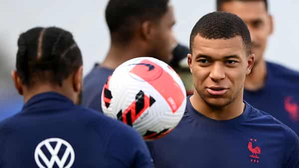 FBL-EUR-NATIONS-FRA-TRAINING