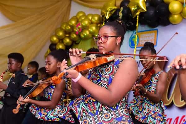 9ED6AB33-C48C-4C12-8E52-4D3A9C2AB410