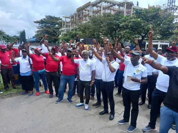 Members-of-PENGASSAN-protesting-against-oil-theft-in-Port-Harcourt-