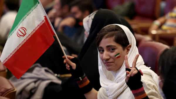 IRAN-FBL-WC-2022-FANS