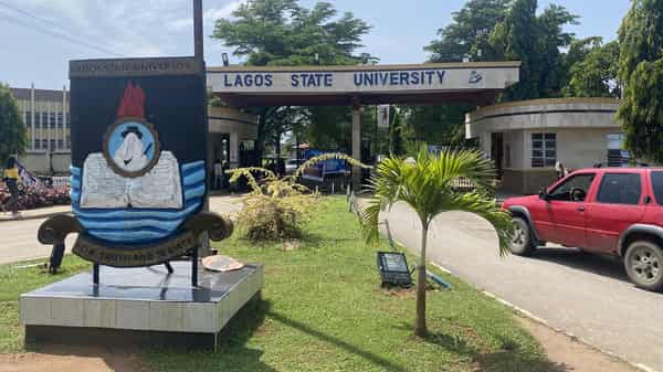 Lagos_state_university_gate