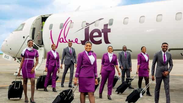 ValueJet-aircraft-and-crew