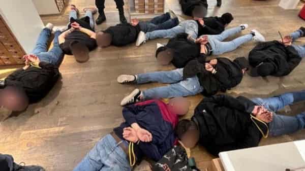 skynews-football-fans-arrested_6181017