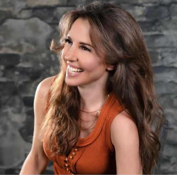 Amanda-Kasmira-Cryer-GetBundi