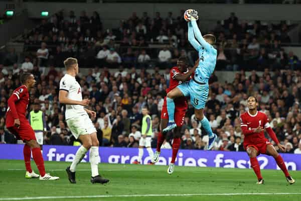 FBL-ENG-PR-TOTTENHAM-LIVERPOOL