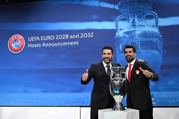FBL-EUR-2032-UEFA-BID